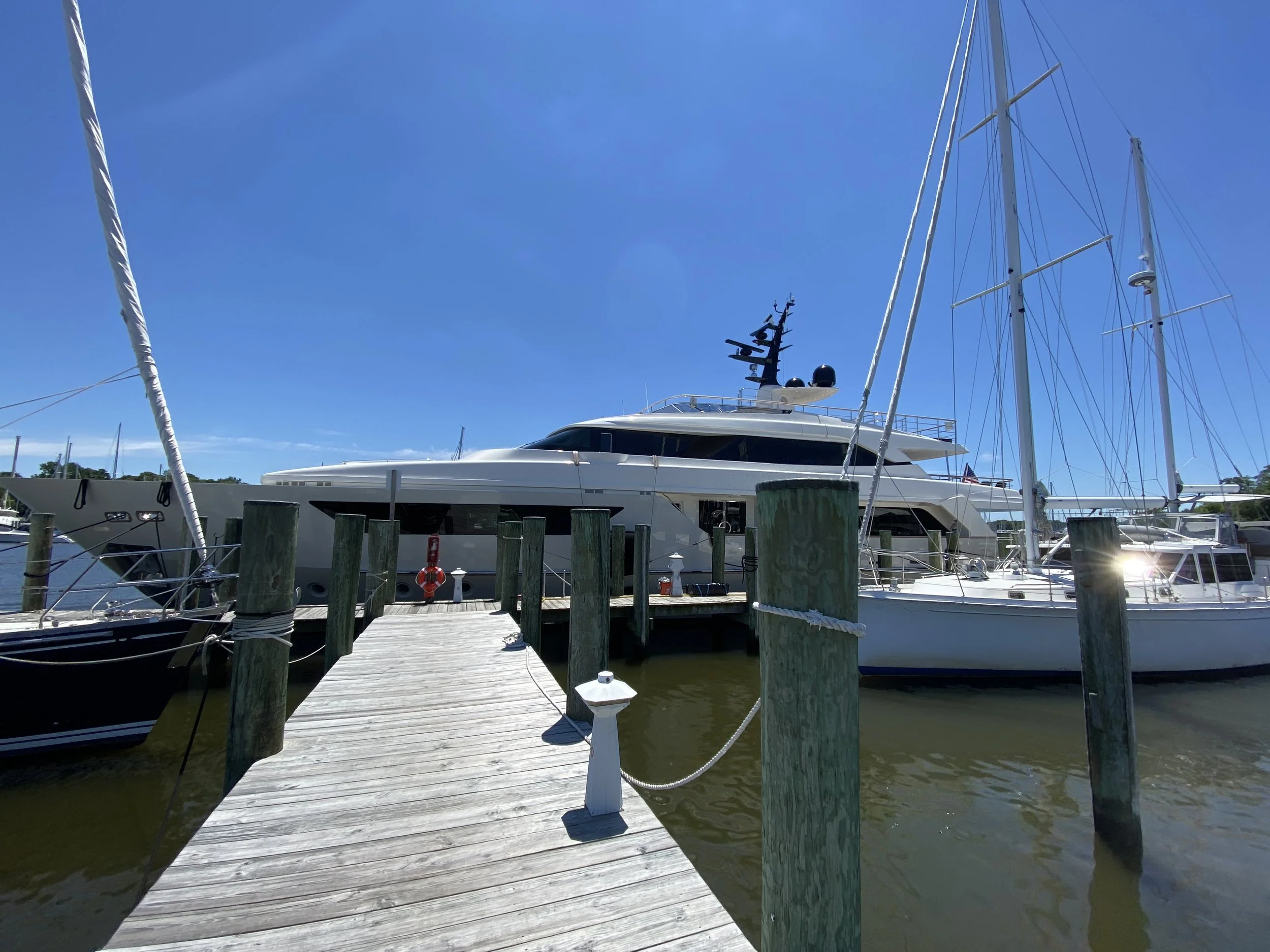 Motor yacht on the Chesapeake Bay