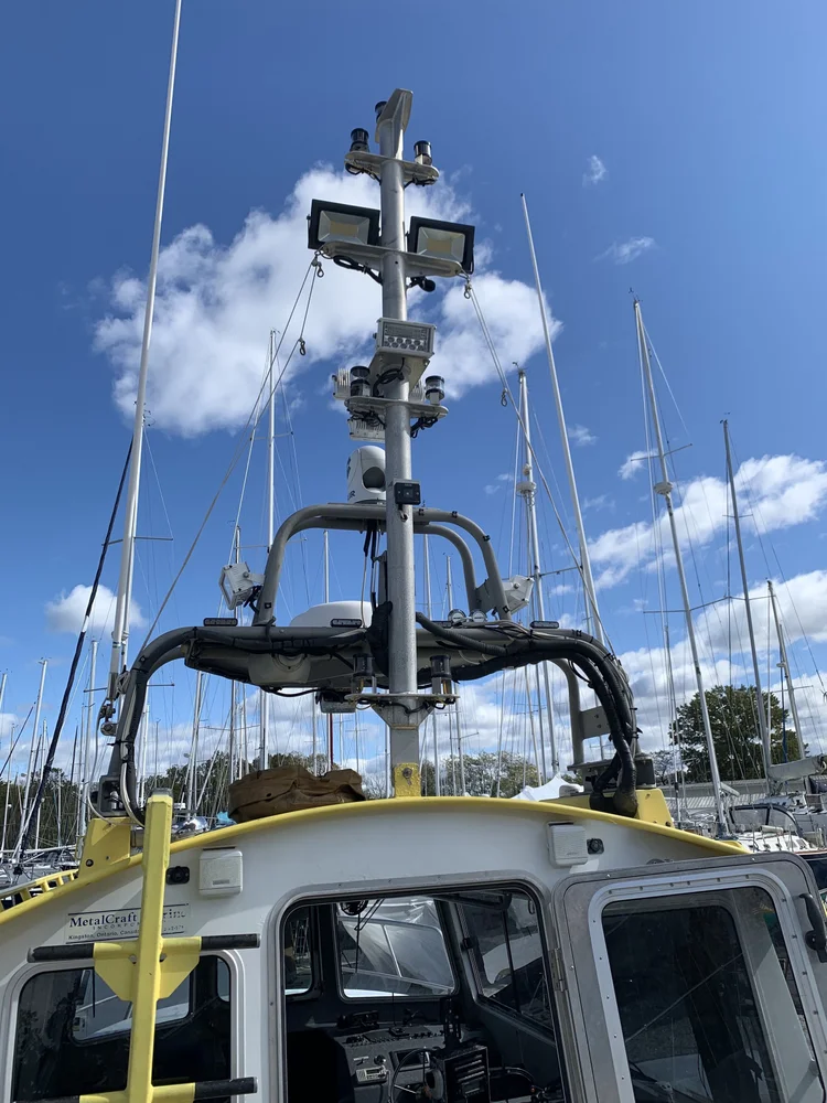 Annapolis City fire boat mast and electronics removal — photo 1