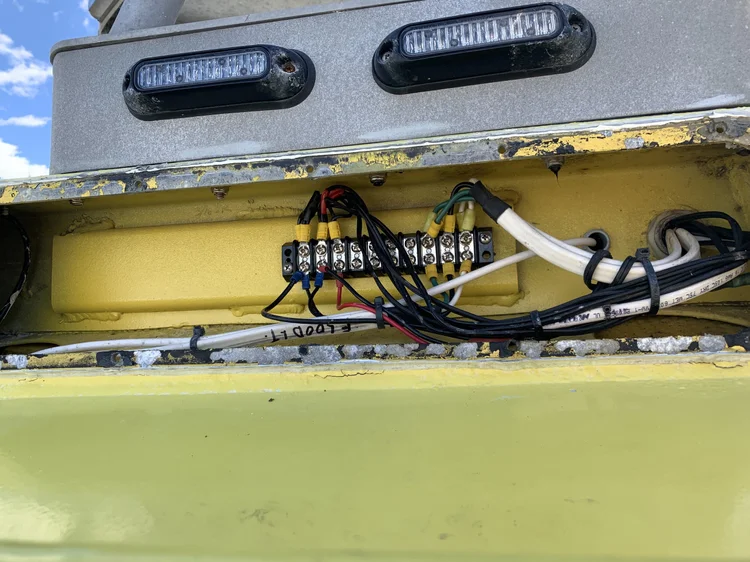 Annapolis City fire boat mast and electronics removal — photo 2