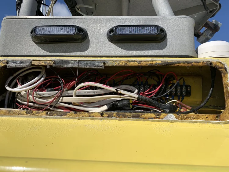 Annapolis City fire boat mast and electronics removal — photo 3