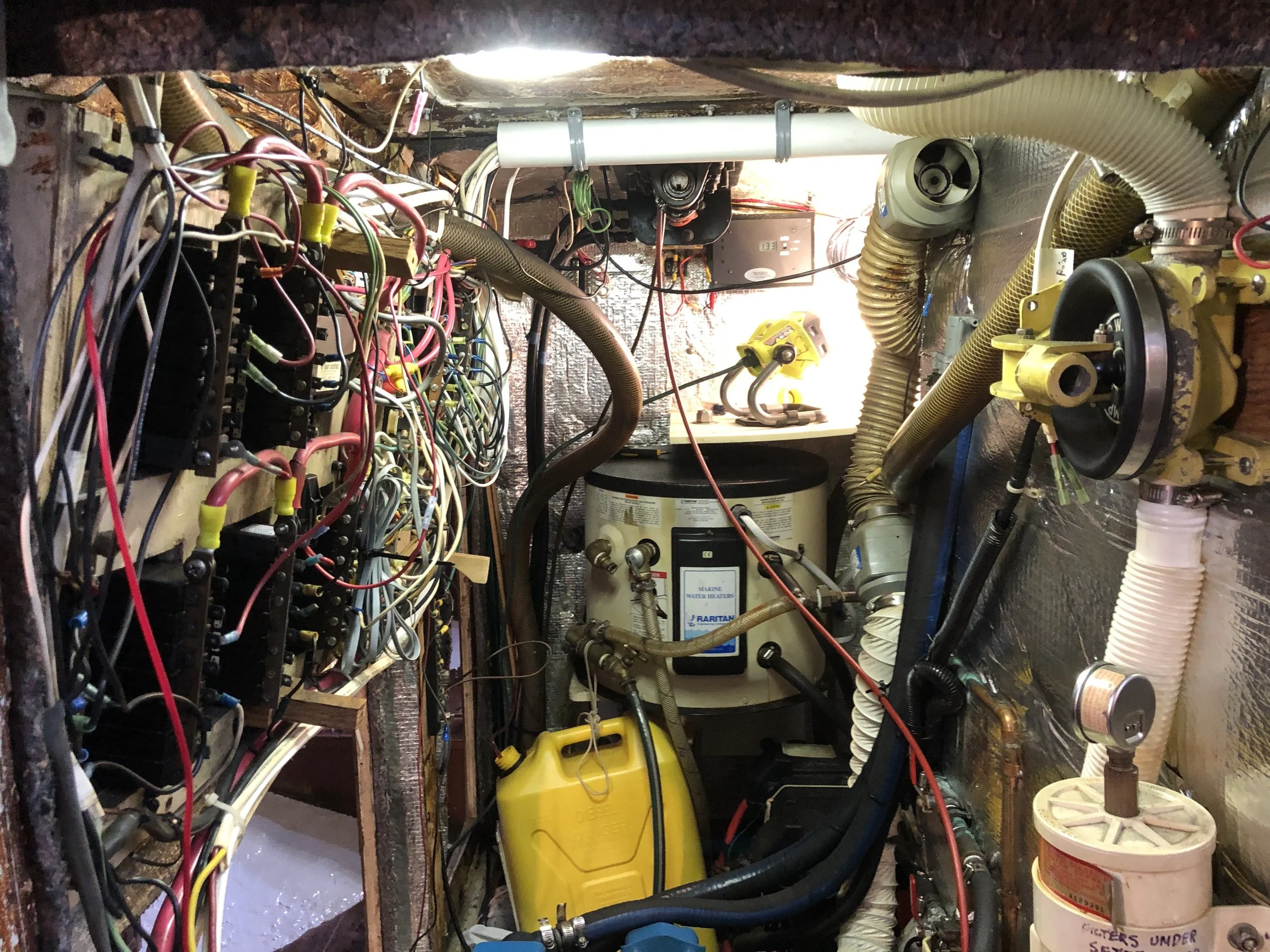 Dillon 47' sailboat wiring — before