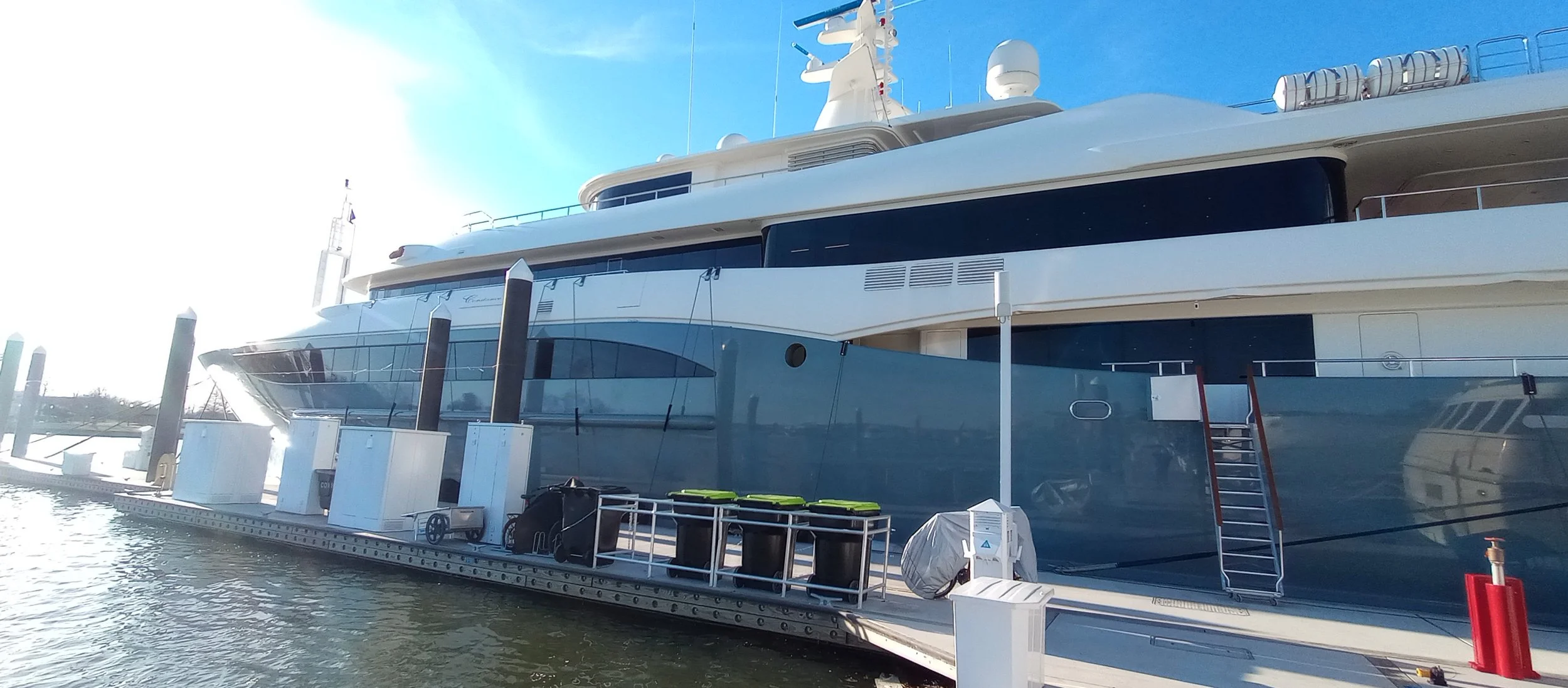 196' Italian mega-yacht generator and bridge systems — photo 4