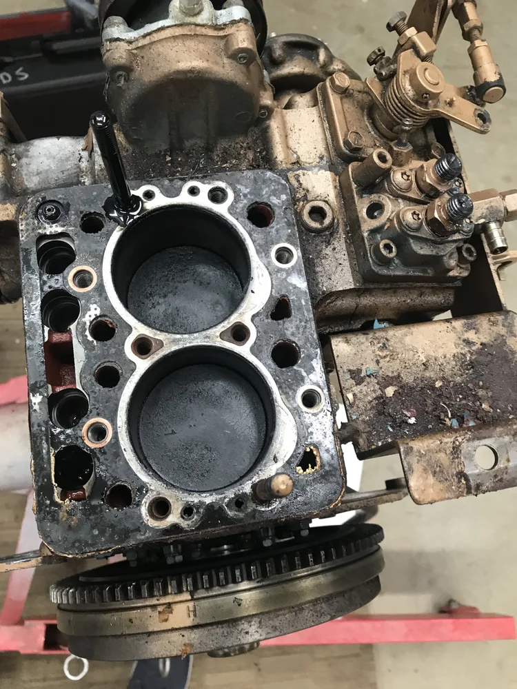 Universal Diesel M10 engine rebuild — photo 2