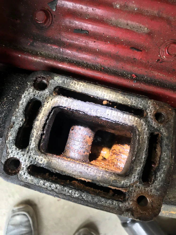 5.0L Volvo Penta engine rebuild — photo 1